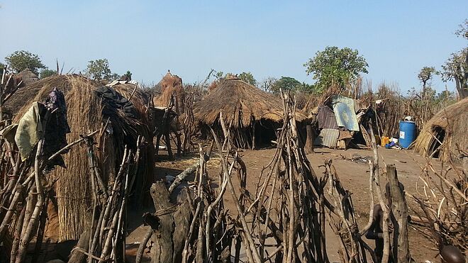 Hüttendorf im Südsudan. Hüttendorf im Südsudan.