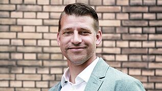 Thomas Stahl, Geschäftsführer, CEO (100%)