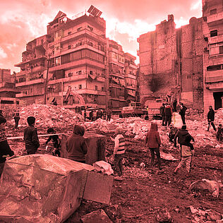  Viele Menschen sind noch in den Trümmer eingeschlossen: Bild: © Medair, Lisanne van der Schor.
