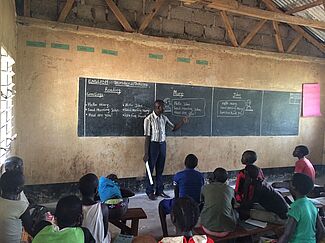 Südsudanesische Kinder in der Schule